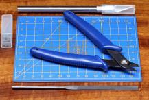 Cutting Board with Tool Set
